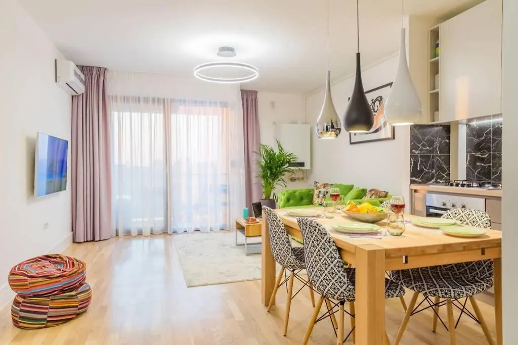 Sunset View Modern Apartment Close To Everything Bucharest