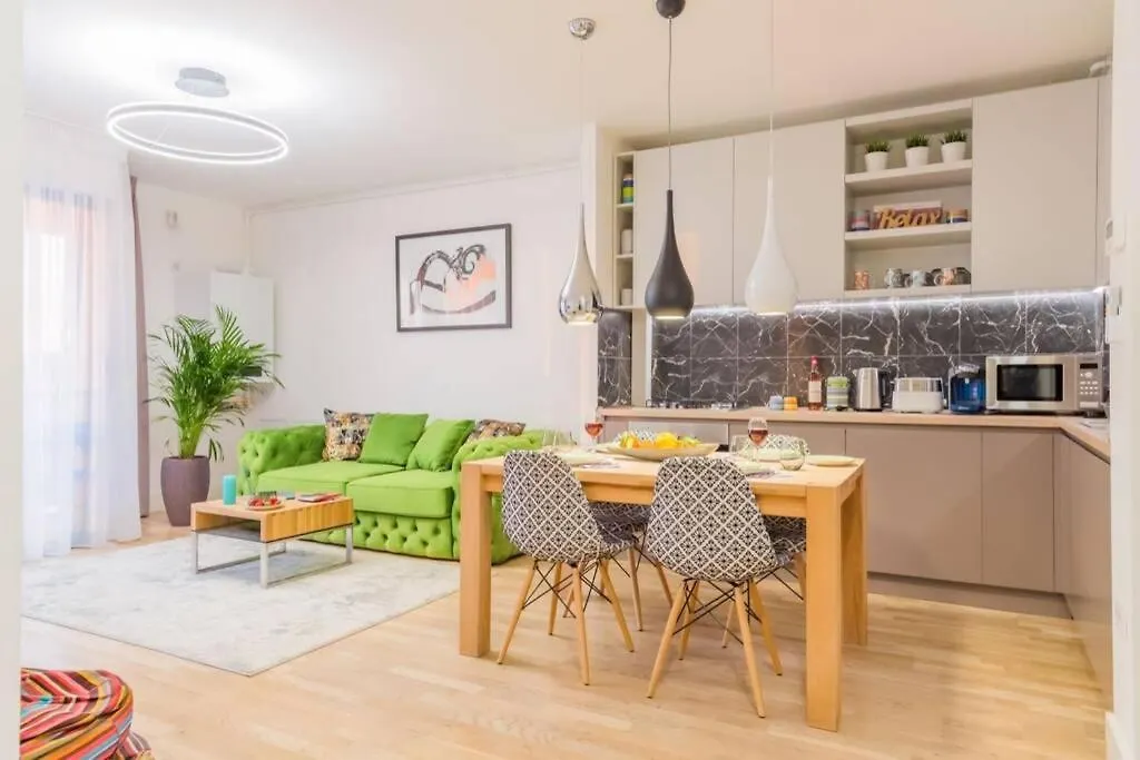 Sunset View Modern Apartment Close To Everything Bukarest